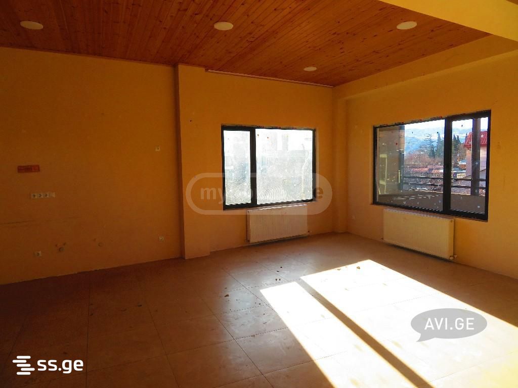 Commercial Space For Rent. Isani view 5