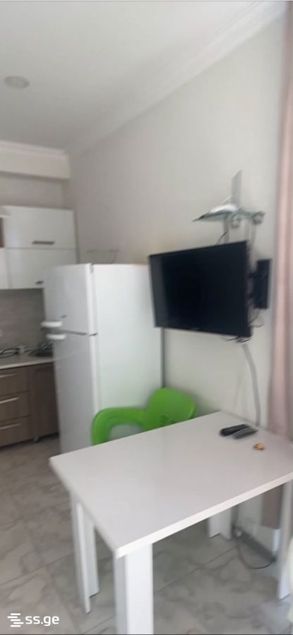 4 Room Flat Daily Rent. Ureki view 7
