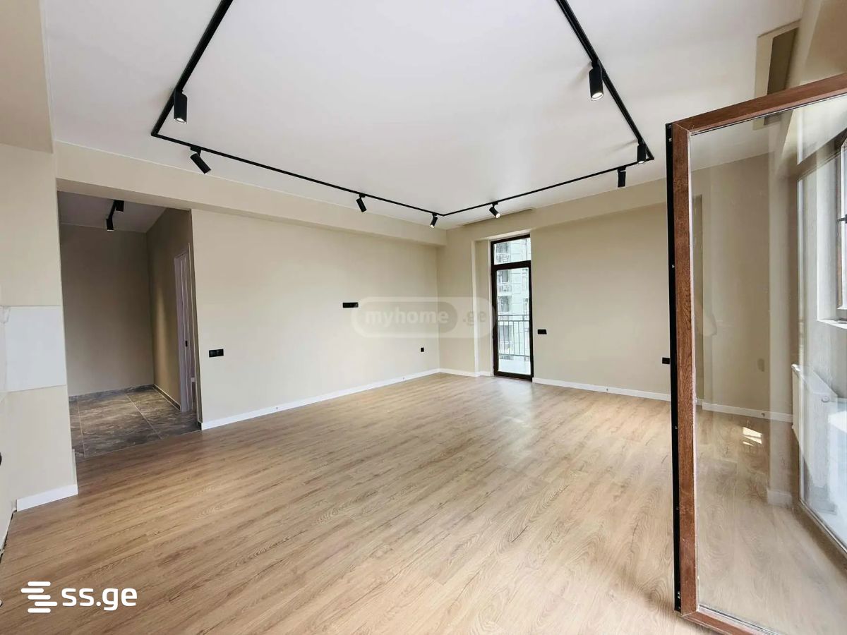3 Room Flat For Sale, 1 of 4