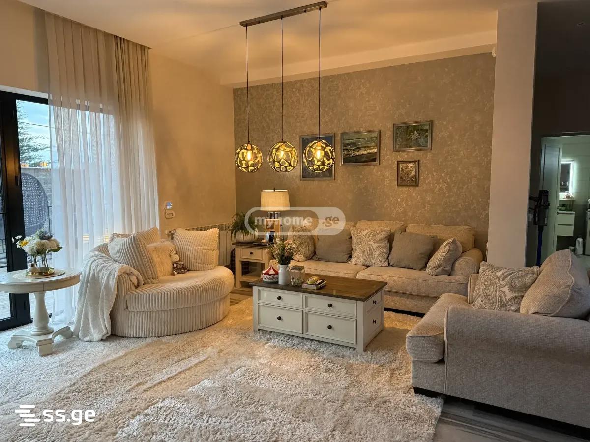 8 Room Summer Cottage For Rent. Mtatsminda view 5