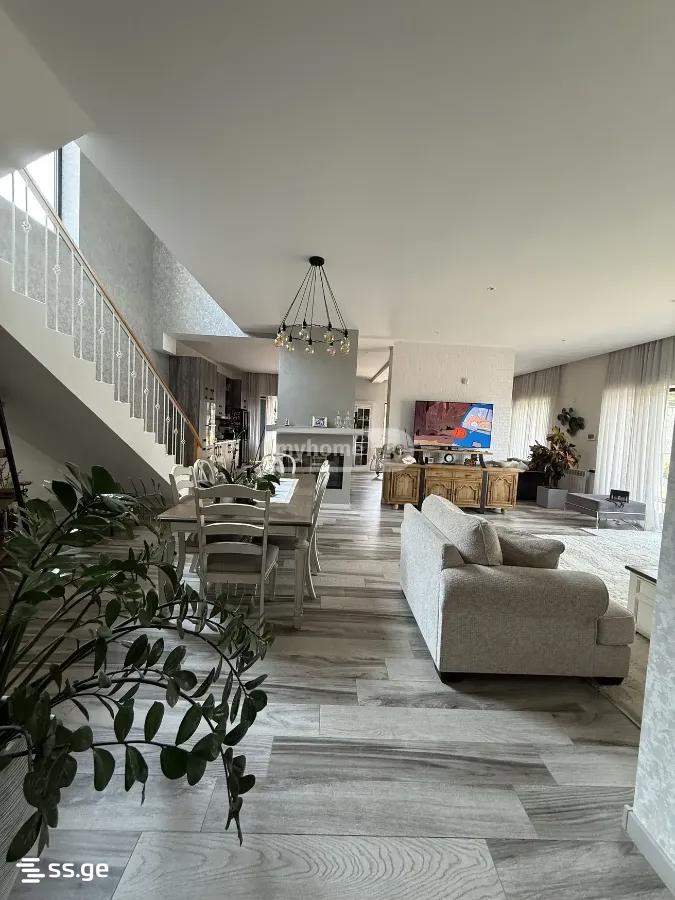 8 Room Summer Cottage For Rent. Mtatsminda view 7