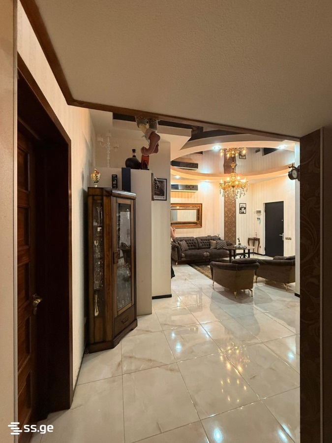 4 room Flat For Sale. Saburtalo - Widok 4
