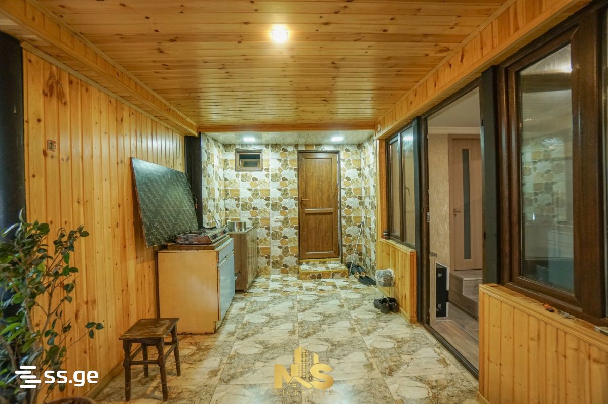 6 Room Private House For Sale view 4