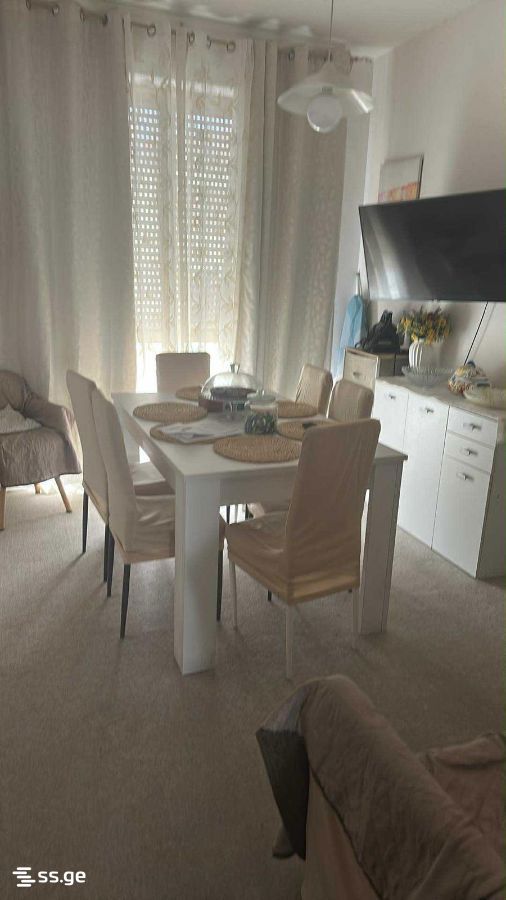 3 Room Flat For Sale view 2