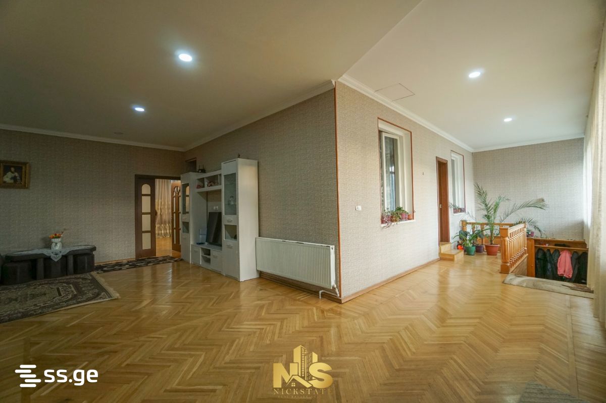 6 Room Private House For Sale, 1 of 4