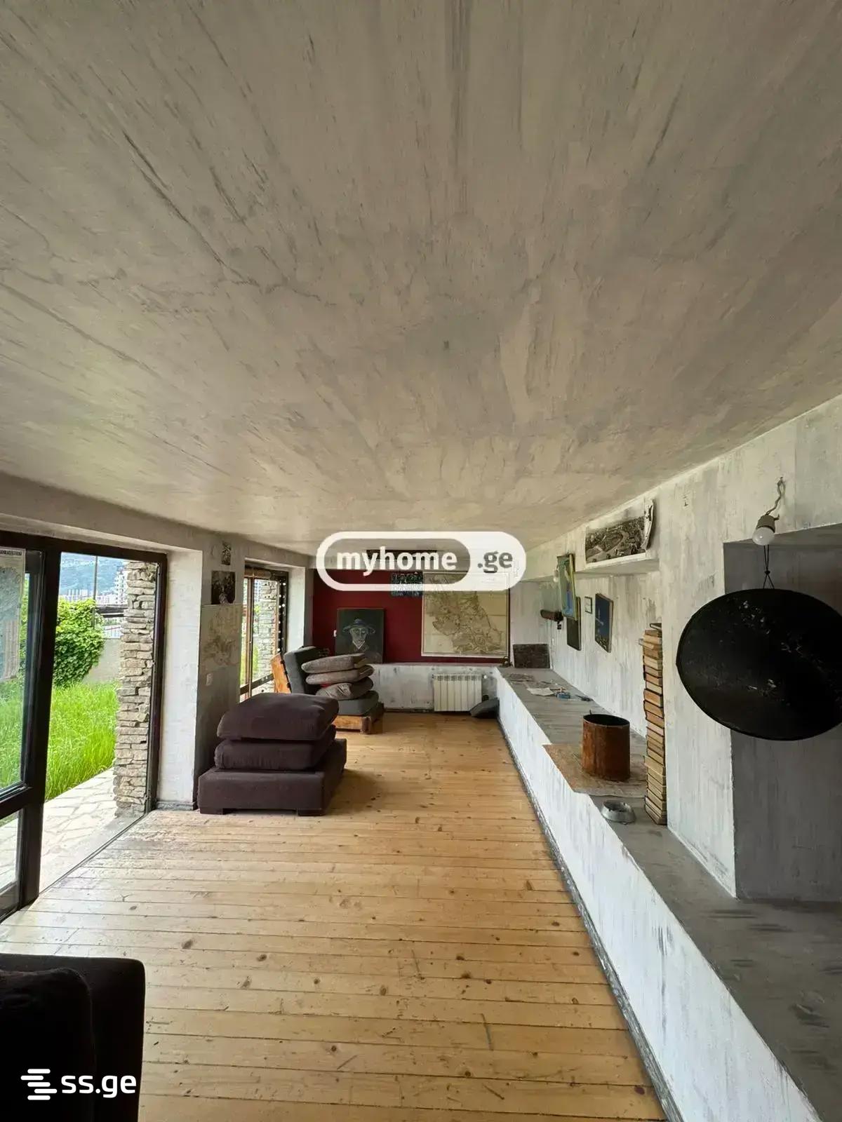 7 Room Private House For Sale view 2