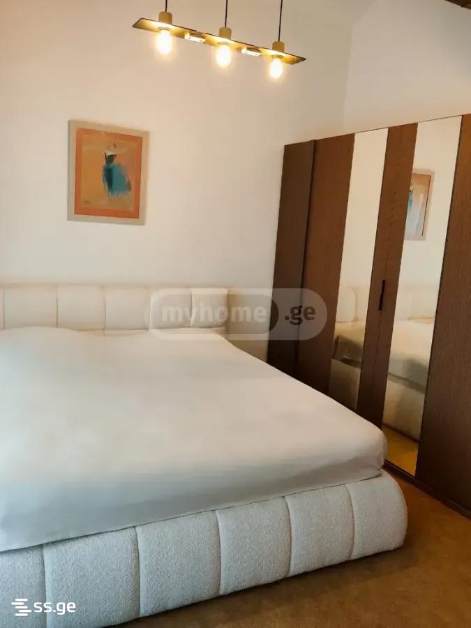 10 Room Private House For Sale view 4