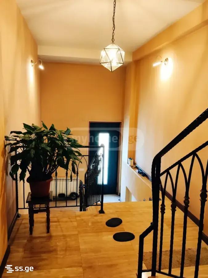 10 Room Private House For Sale view 12