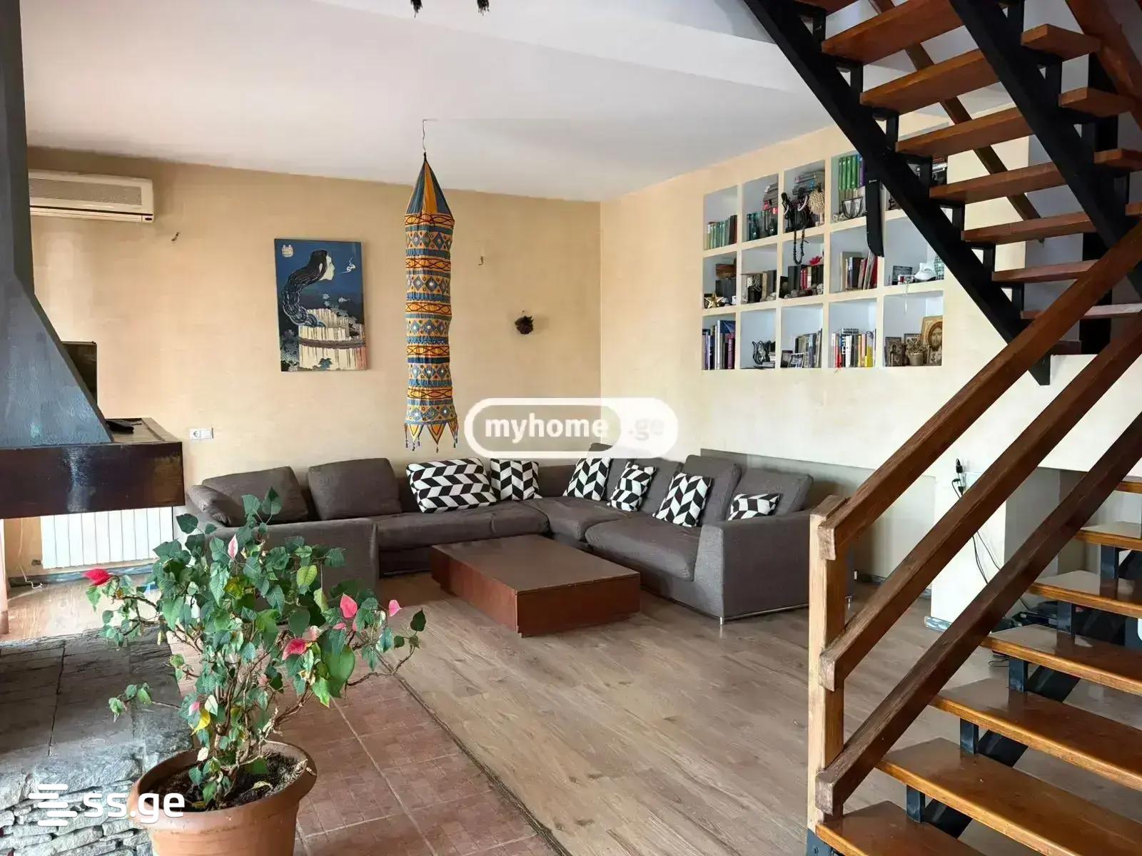 7 Room Private House For Sale view 13