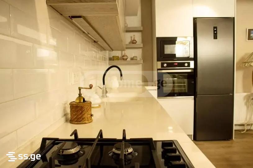 5 room Flat For Rent. Chugureti - Aanzicht 3