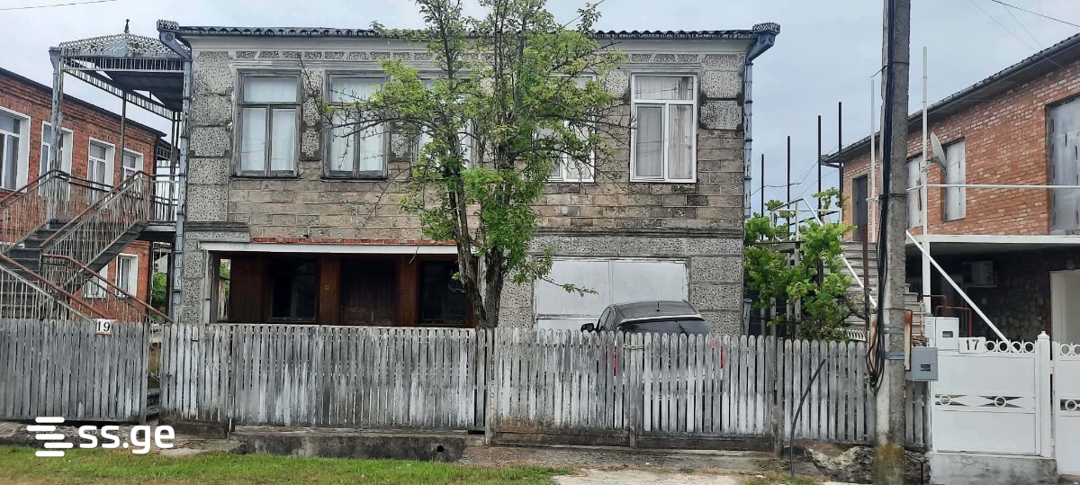 7 Room Private House For Sale view 1