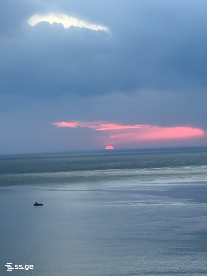 2 Room Summer Cottage Daily Rent. Tsikhisdziri view 14