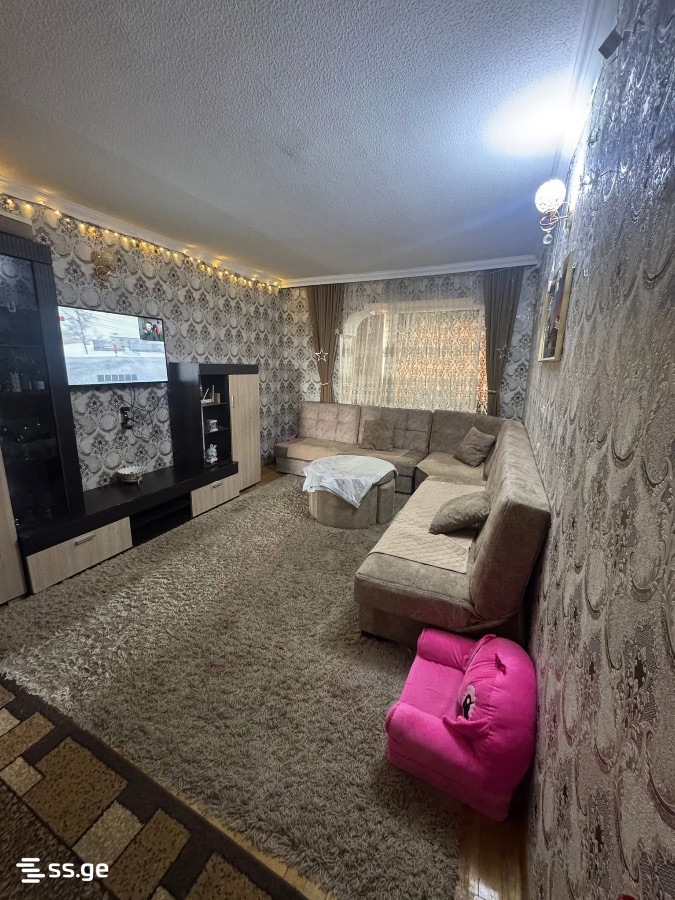 3 Room Flat For Sale view 1