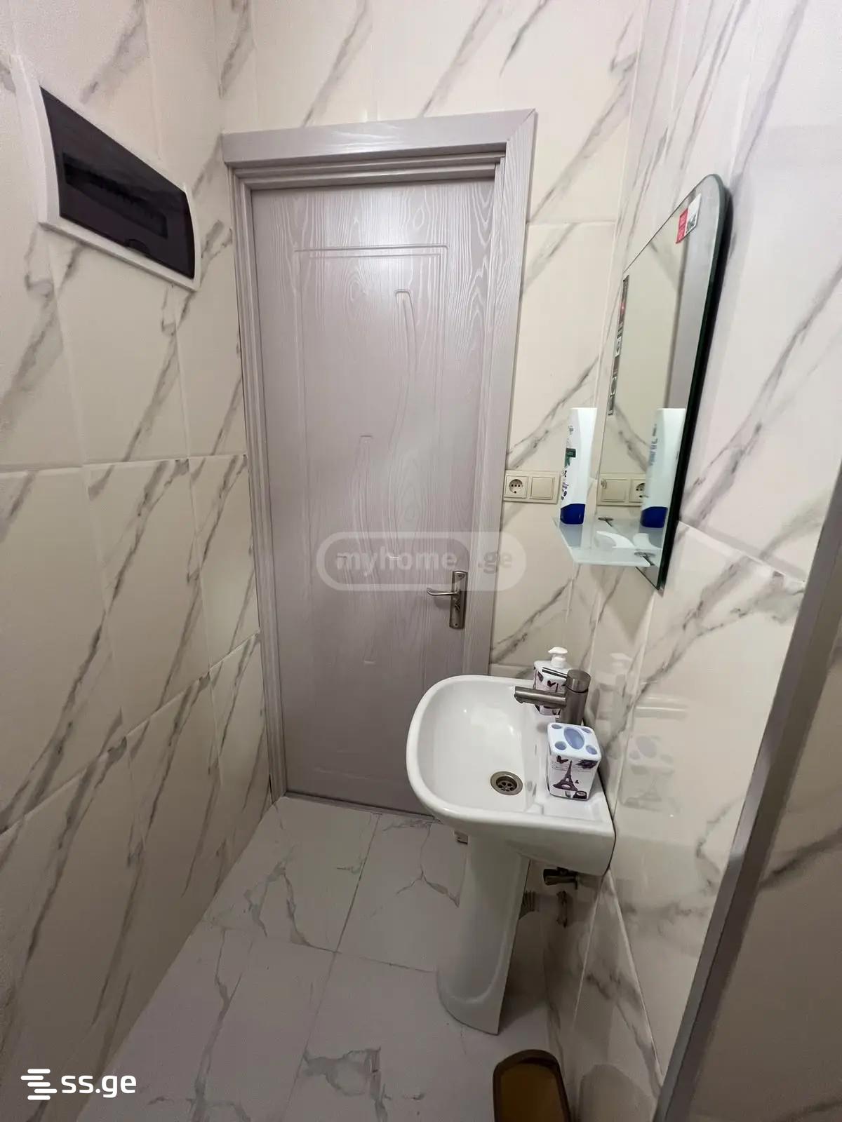 3 Room Private House For Rent. Makhindjauri view 28