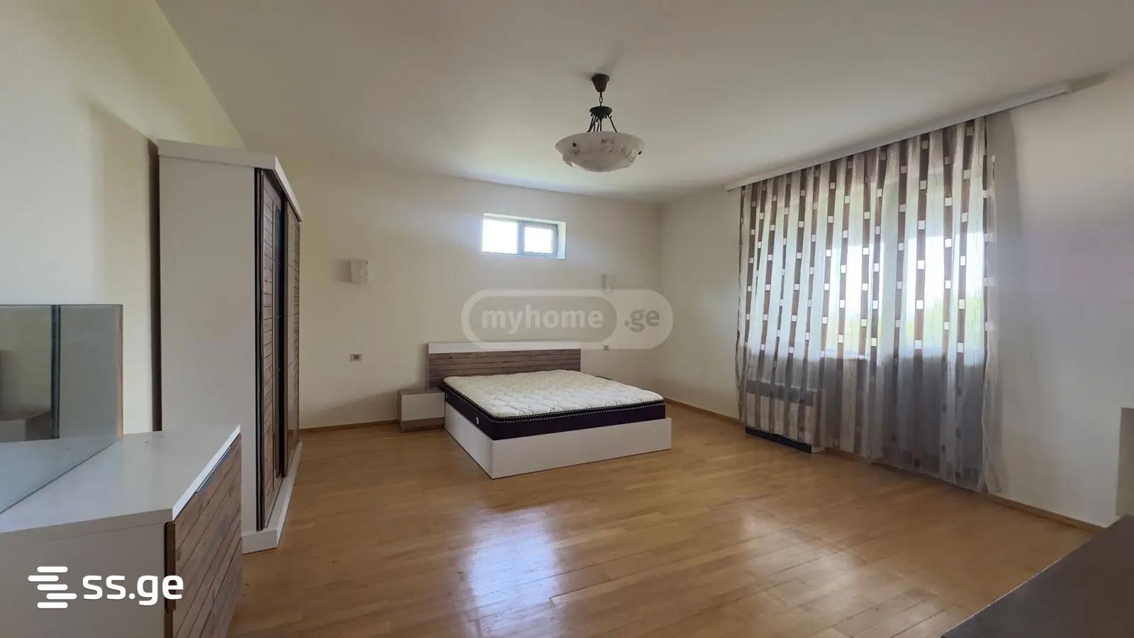 9 Room Summer Cottage For Rent. Mtatsminda view 3