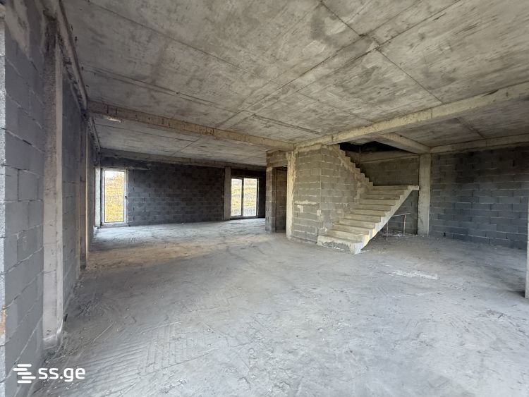 8 Room Private House For Sale view 10