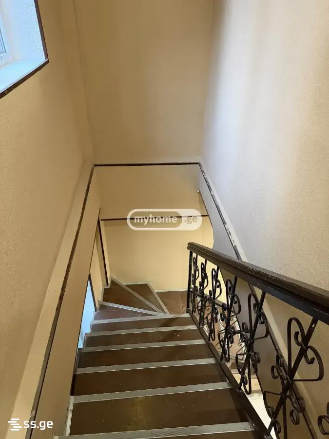 8 Room Hotel For Rent. Vera view 40