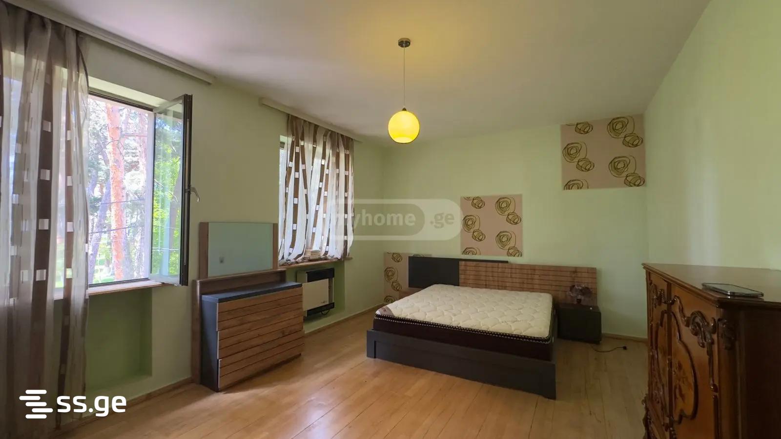 9 Room Summer Cottage For Rent. Mtatsminda view 4