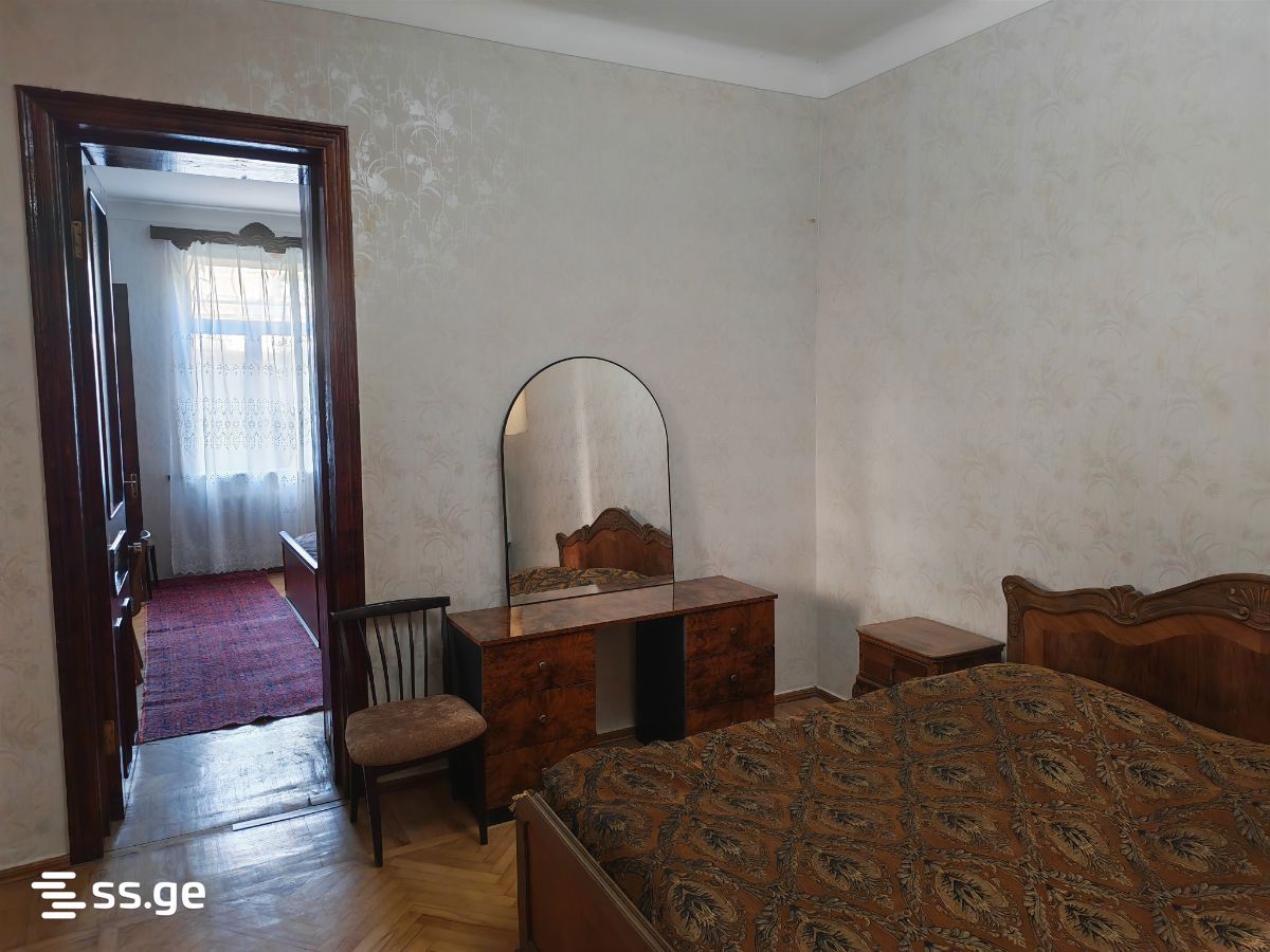 4 Room Private House Daily Rent. Kutaisi view 8