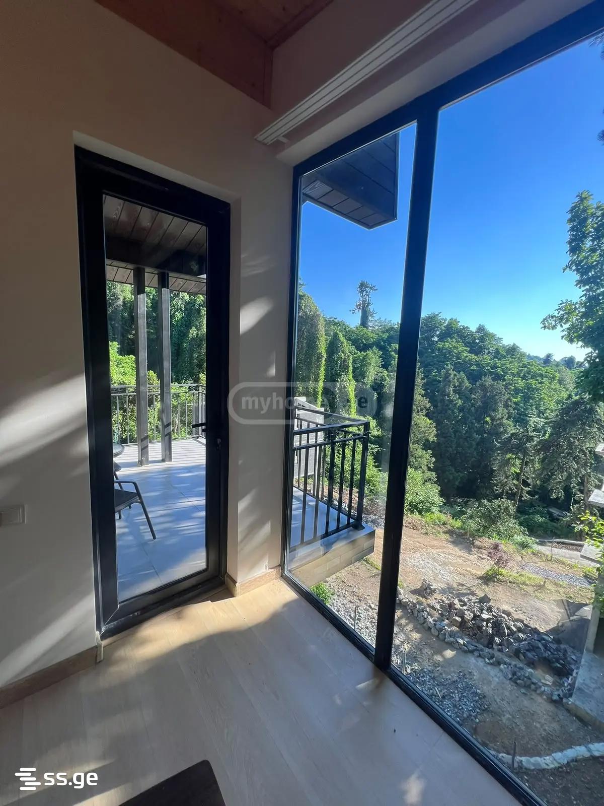 3 Room Private House For Rent. Makhindjauri view 27