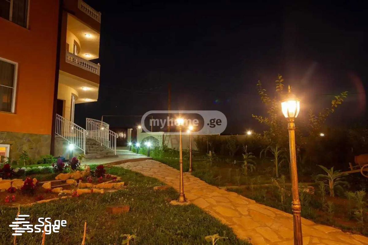 4 Room Summer Cottage Daily Rent. Mtatsminda view 10