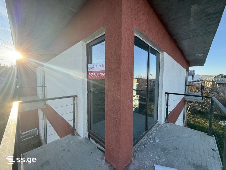8 Room Private House For Sale view 5