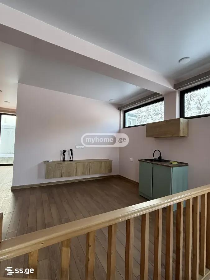7 Room Private House For Sale view 37