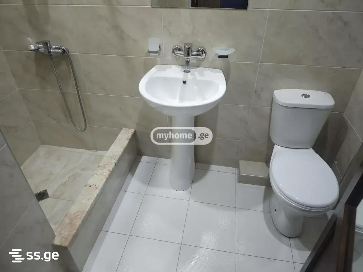 8 Room Hotel For Rent. Vake view 29