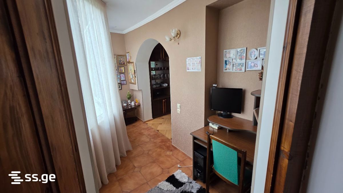 6 Room Flat For Sale view 3