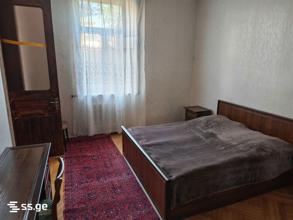 4 Room Private House Daily Rent. Kutaisi view 9