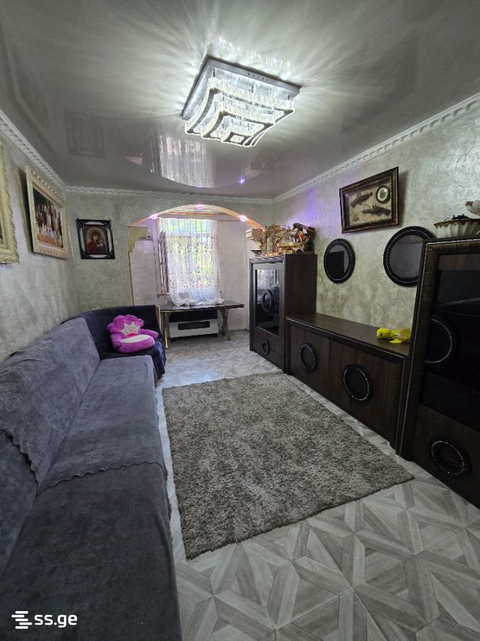 Продажа 3-комната Квартира view 1