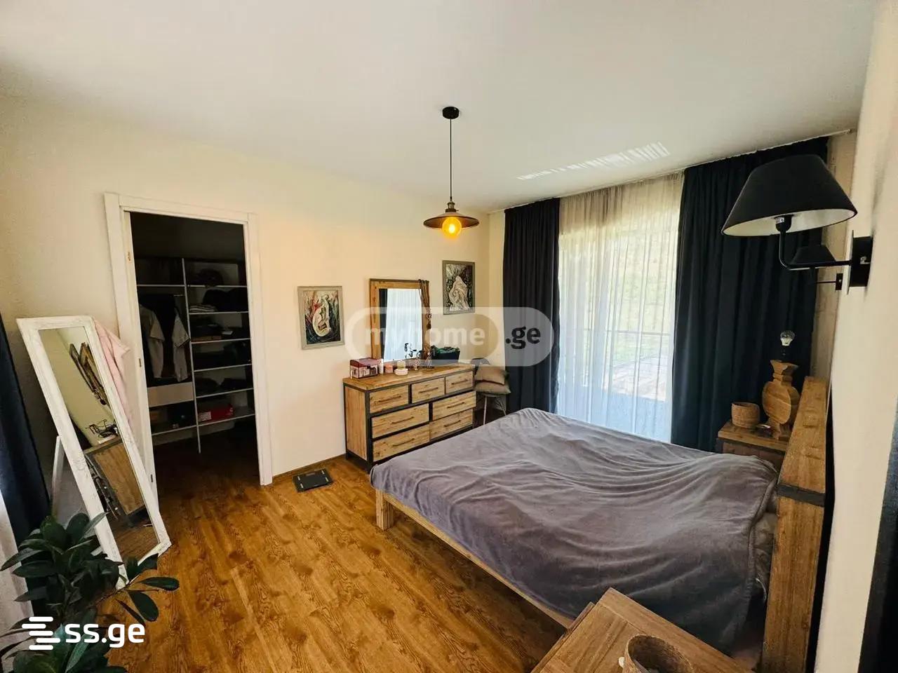 7 Room Private House For Sale view 5