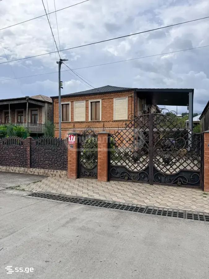 7 Room Private House For Sale view 1