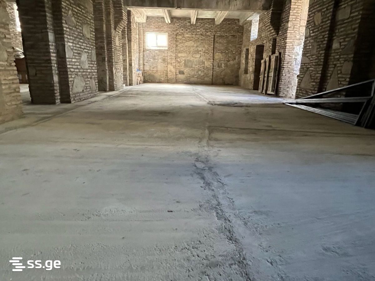 Commercial Space For Sale. Gori view 3