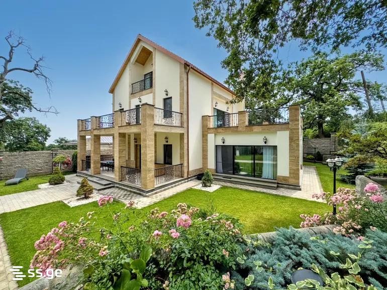7 Room Private House For Sale view 1