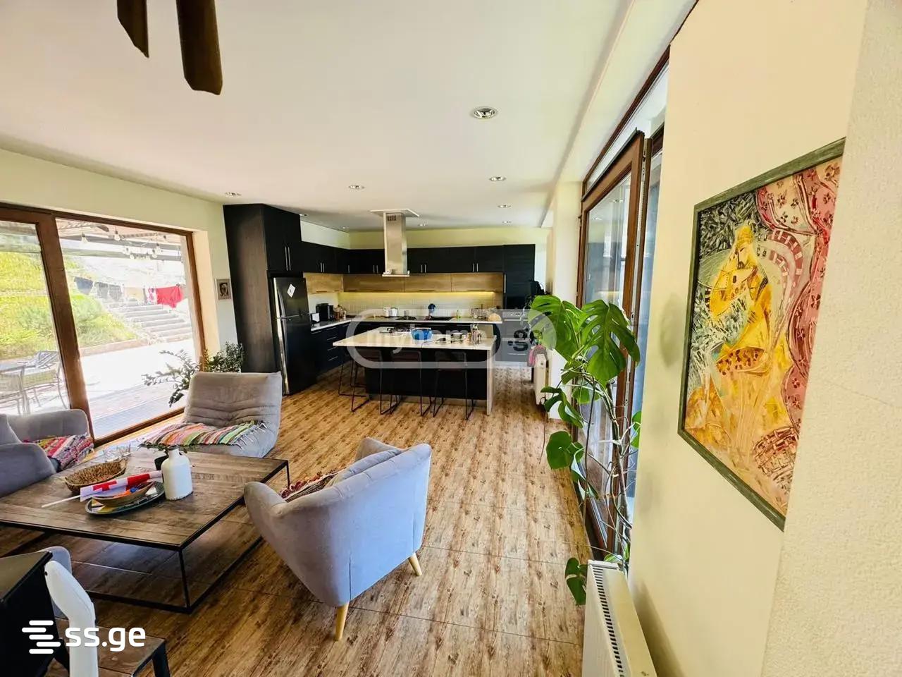 7 Room Private House For Sale view 2