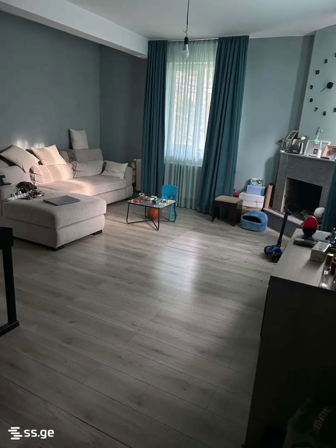 5 Room Private House For Sale view 3