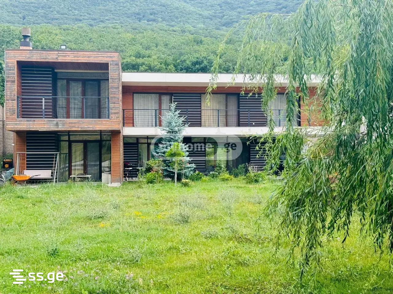 7 Room Private House For Sale view 1