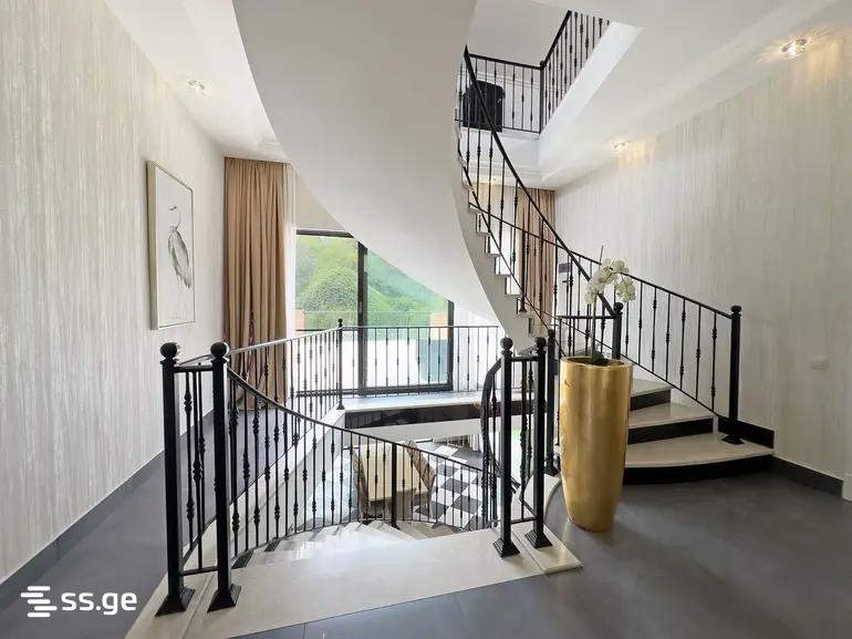 7 Room Private House For Sale view 4