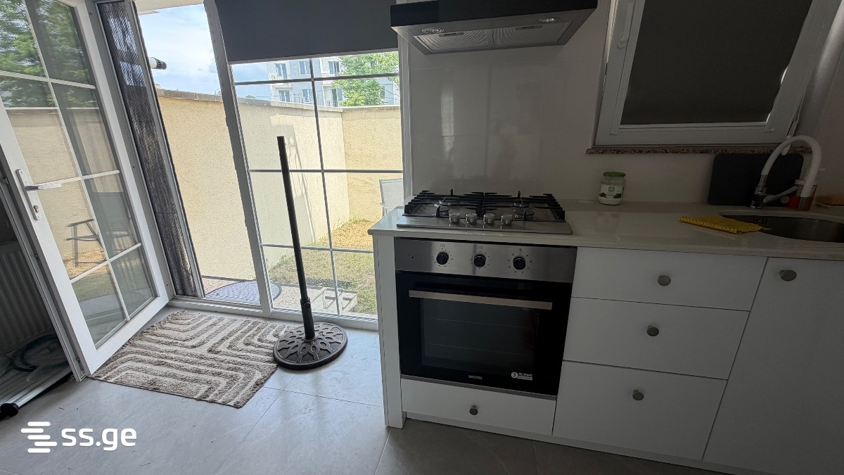 3 Room Flat For Rent. Batumi view 10