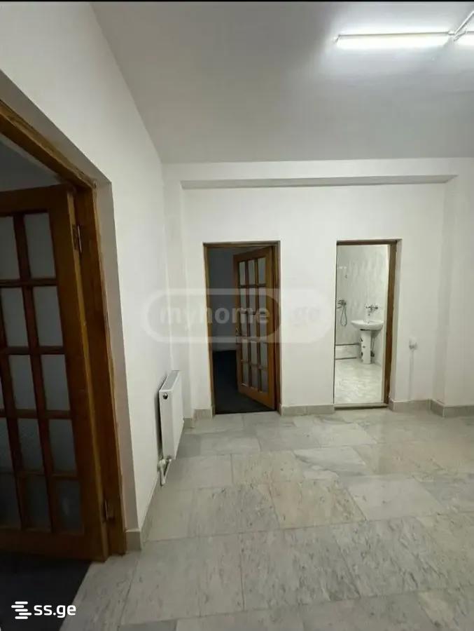 9 Room Summer Cottage For Rent. Saburtalo view 14