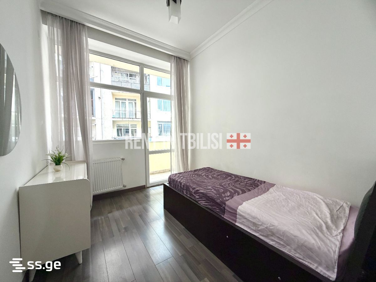 4 room Flat For Rent. Isani - Widok 3