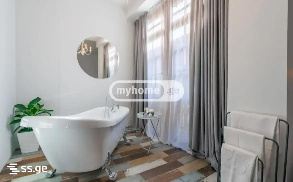 12 Room Hotel For Rent. Vera view 2