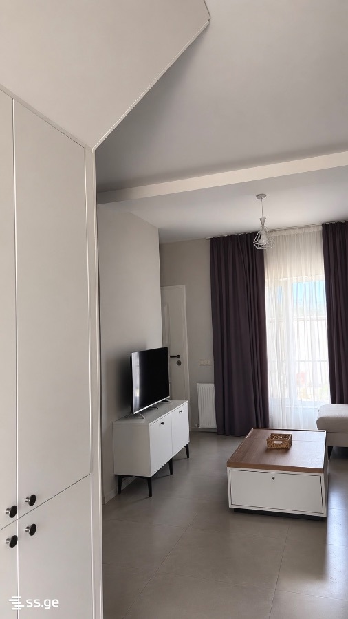 3 Room Flat For Rent. Batumi, 2 of 4