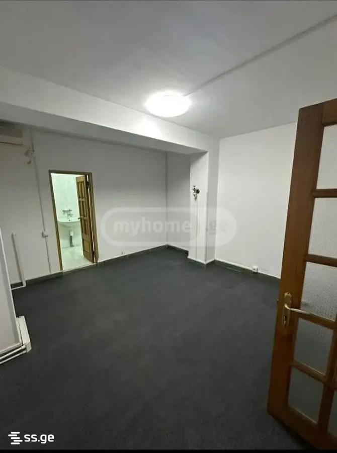 9 Room Summer Cottage For Rent. Saburtalo view 12