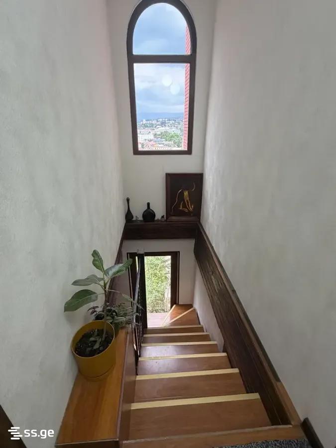 5 Room Private House For Rent. Sololaki view 8
