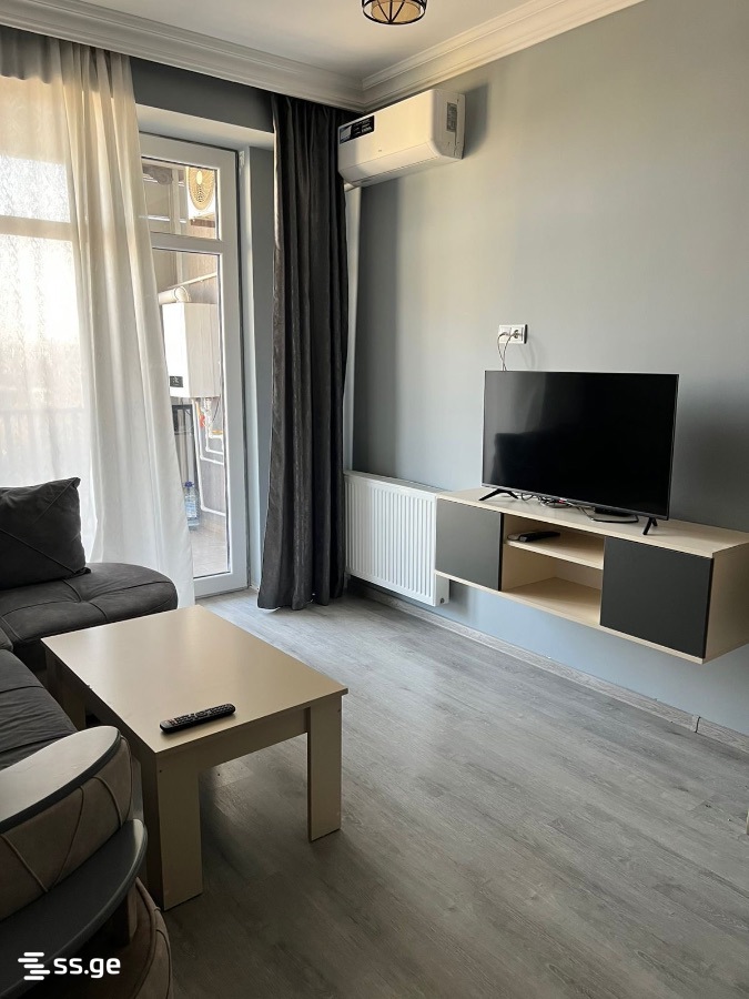 2 Room Flat Daily Rent. Isani, 1 of 4