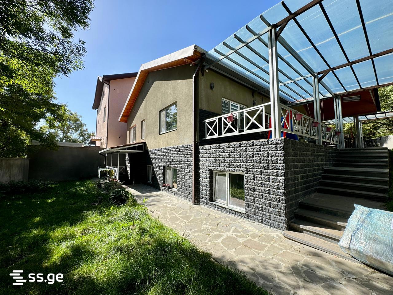 5 Room Private House For Sale view 2