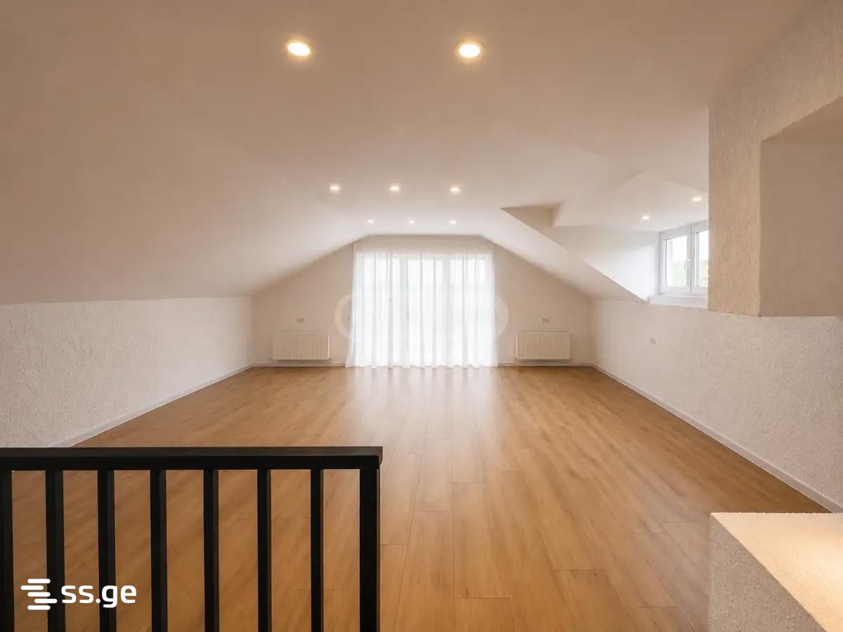 6 Room Private House For Sale view 9
