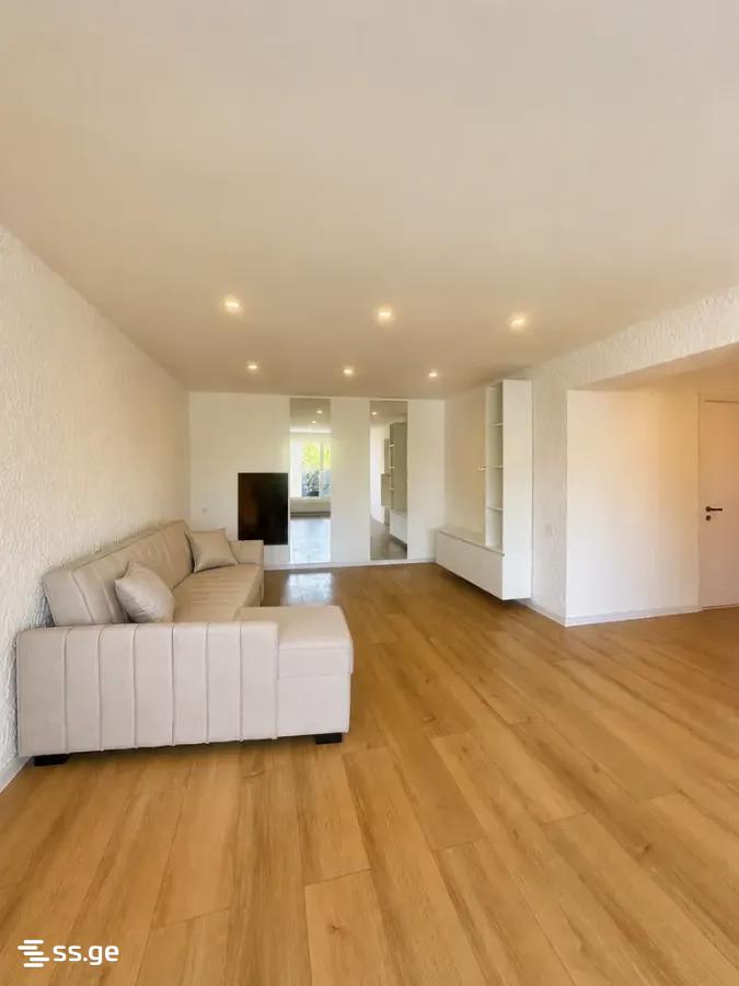 6 Room Private House For Sale view 9